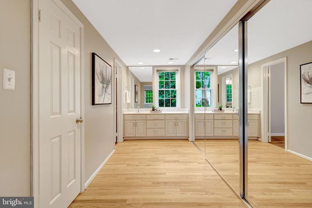 9321 TOVITO DR, Fairfax, VA 22031