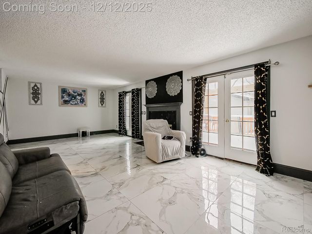 6087 N Parent Street, Westland, MI 48185