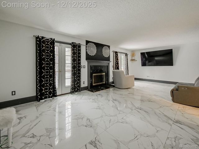 6087 N Parent Street, Westland, MI 48185