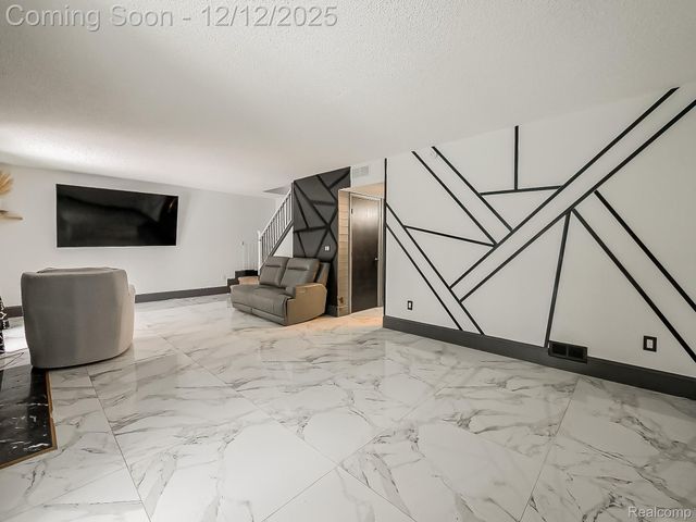 6087 N Parent Street, Westland, MI 48185