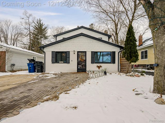 6087 N Parent Street, Westland, MI 48185