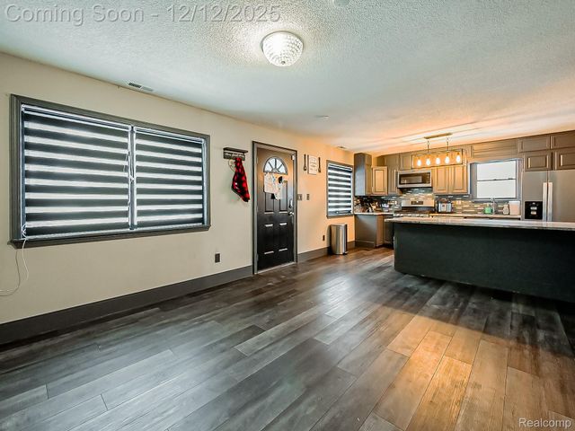 6087 N Parent Street, Westland, MI 48185