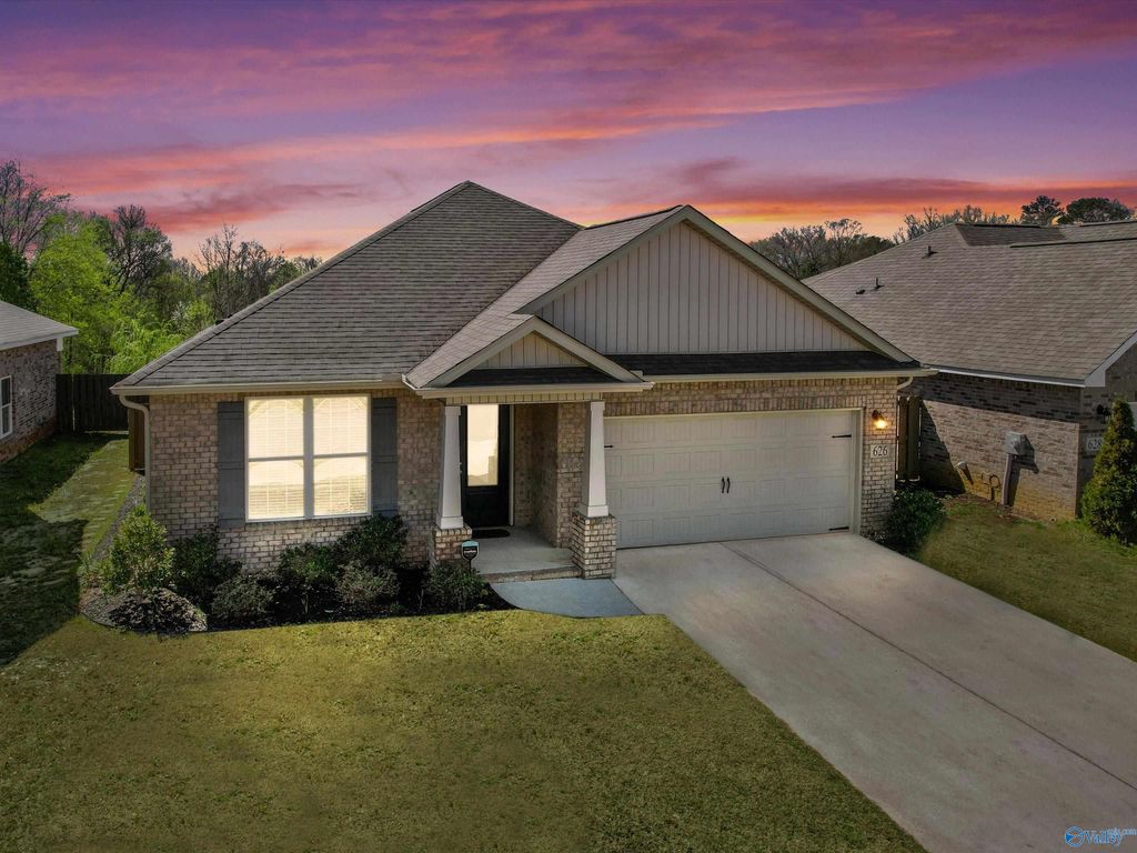 626 Magnolia Place Lane, Hartselle, AL 35640