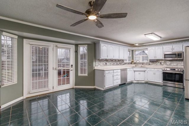 2100 LILLY, Lebanon, MO 65536