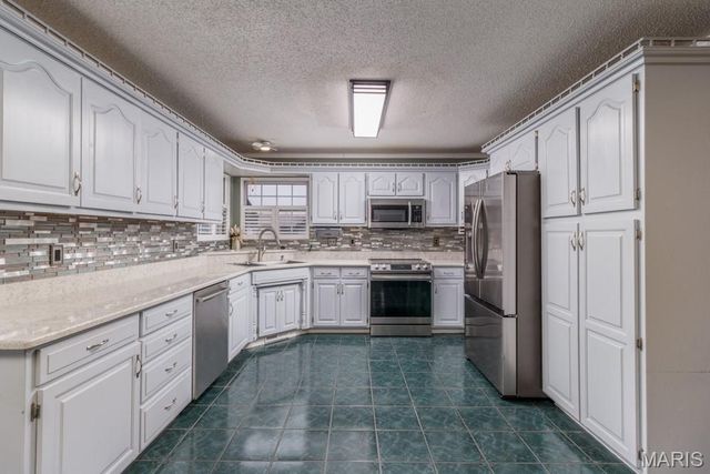 2100 LILLY, Lebanon, MO 65536