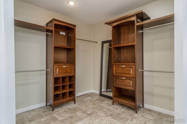 2100 LILLY, Lebanon, MO 65536