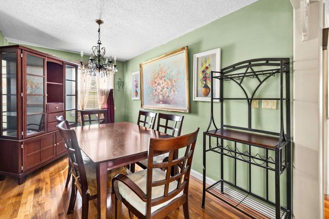 133 Denwall Dr, Springfield, MA 01119