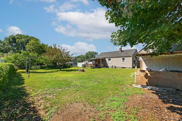 133 Denwall Dr, Springfield, MA 01119