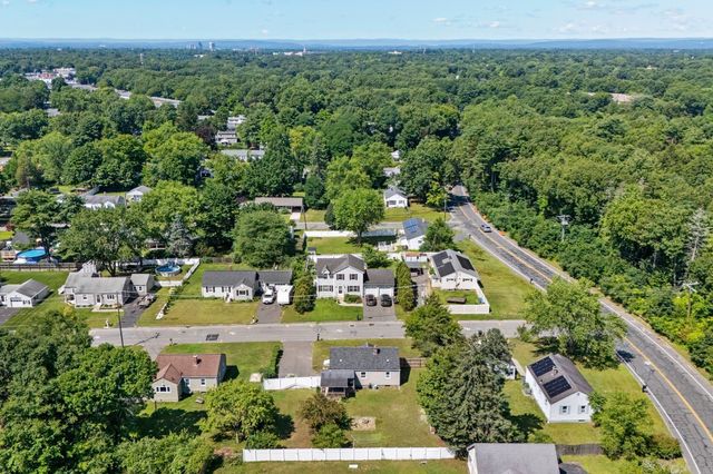 133 Denwall Dr, Springfield, MA 01119
