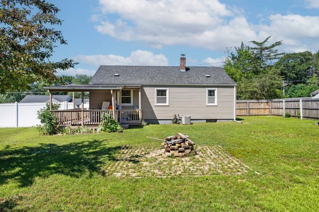 133 Denwall Dr, Springfield, MA 01119