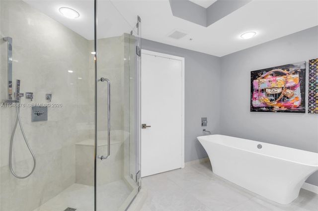 17111 Biscayne Blvd 602, North Miami Beach, FL 33160