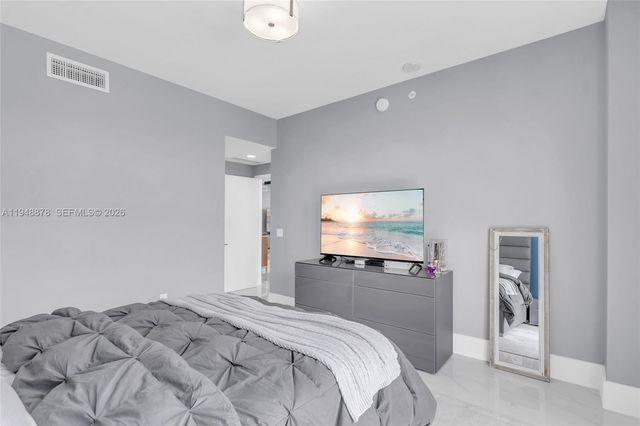 17111 Biscayne Blvd 602, North Miami Beach, FL 33160