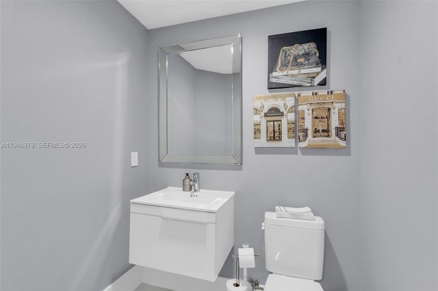 17111 Biscayne Blvd 602, North Miami Beach, FL 33160