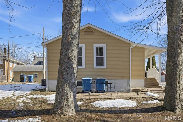 1515 Laurel Street, Highland, IL 62249