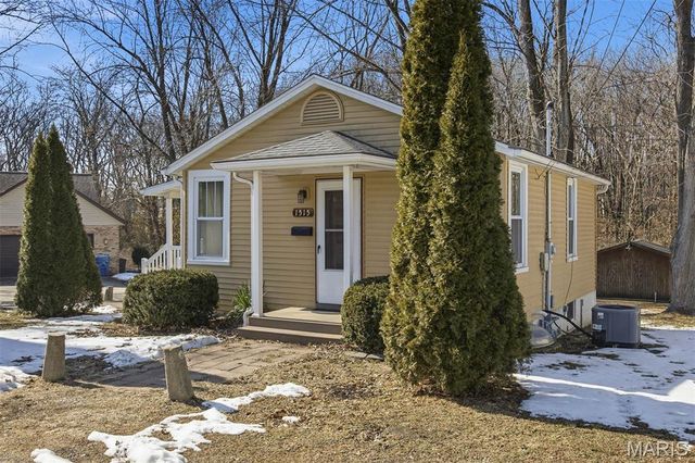 1515 Laurel Street, Highland, IL 62249