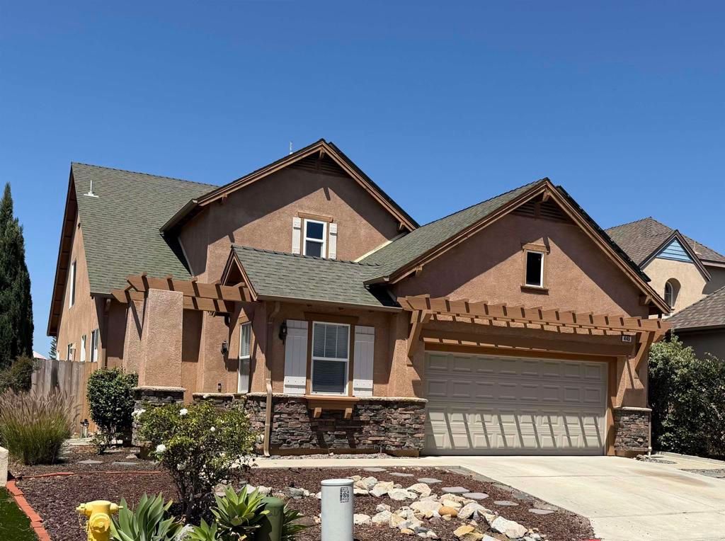 Image 1 of property listing at 445 Poets Square, Fallbrook, CA 92028
