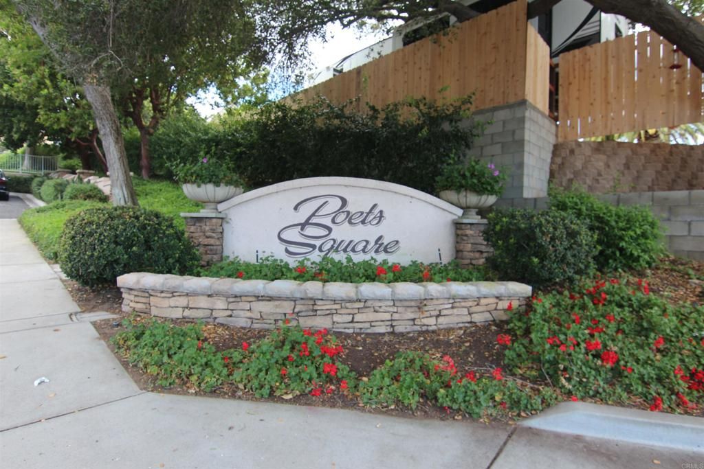 Image 2 of property listing at 445 Poets Square, Fallbrook, CA 92028