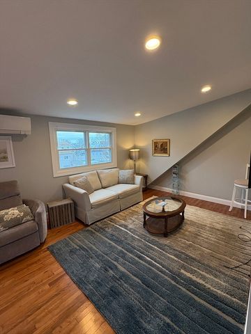 97 Washington St 3, Gloucester, MA 01930