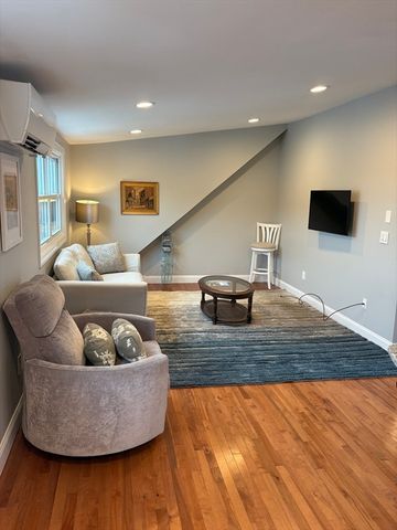 97 Washington St 3, Gloucester, MA 01930