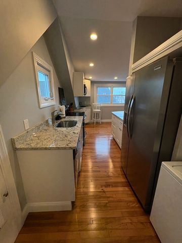 97 Washington St 3, Gloucester, MA 01930