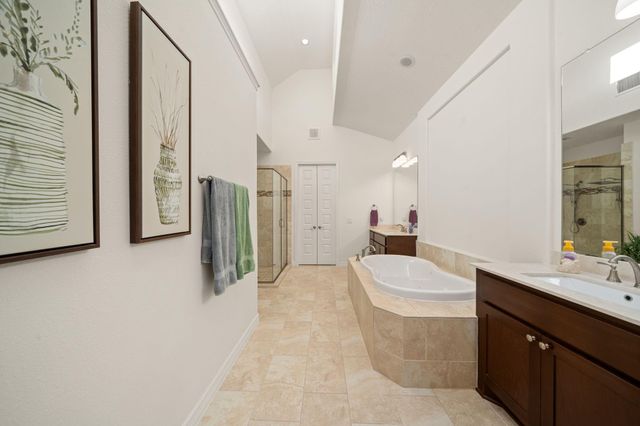 5950 Wedgewood Heights Way, Houston, TX 77059