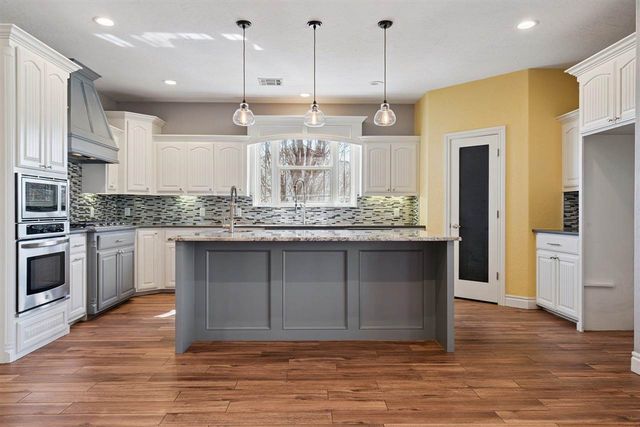 1319 NW Poko Mountain Ln, Lawton, OK 73507