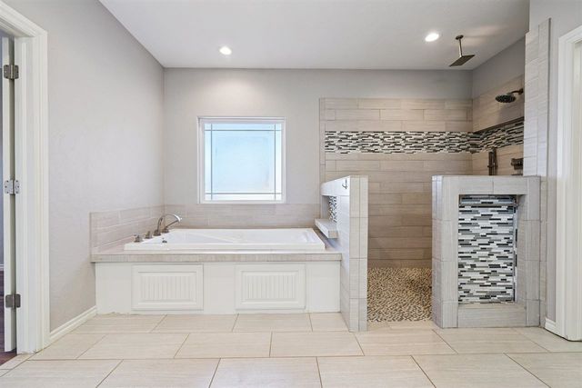 1319 NW Poko Mountain Ln, Lawton, OK 73507