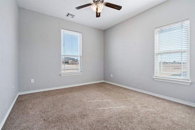 1319 NW Poko Mountain Ln, Lawton, OK 73507