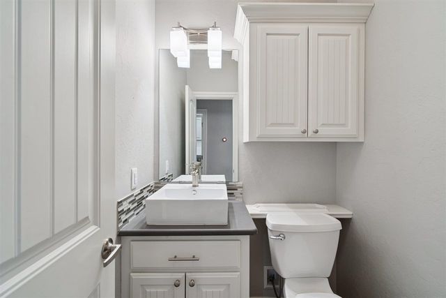 1319 NW Poko Mountain Ln, Lawton, OK 73507