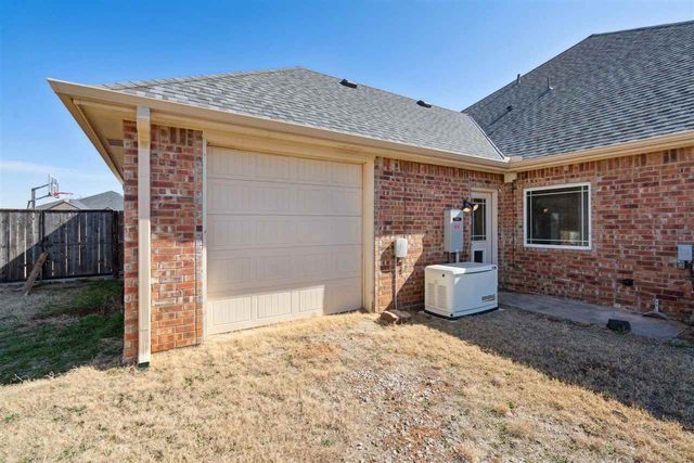 1319 NW Poko Mountain Ln, Lawton, OK 73507