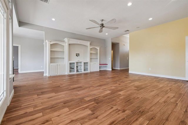 1319 NW Poko Mountain Ln, Lawton, OK 73507