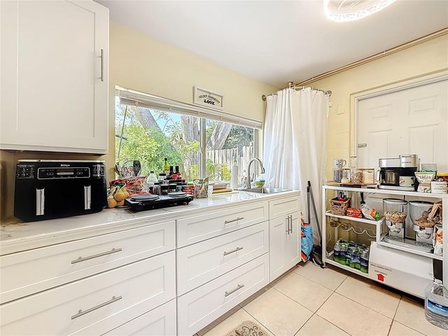 5202 9TH AVENUE S, Gulfport, FL 33707