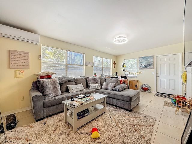 5202 9TH AVENUE S, Gulfport, FL 33707