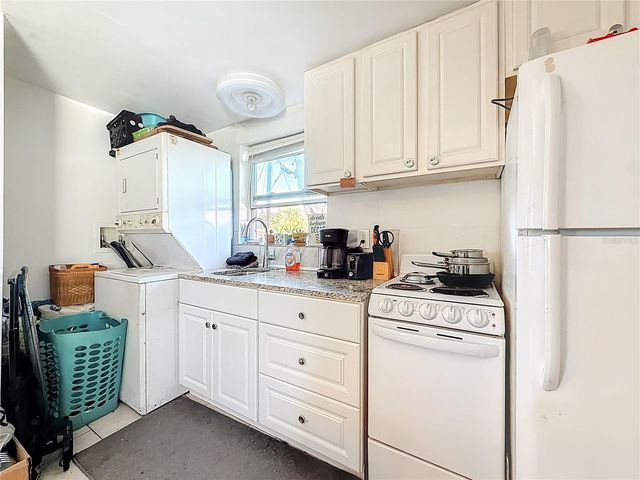 5202 9TH AVENUE S, Gulfport, FL 33707