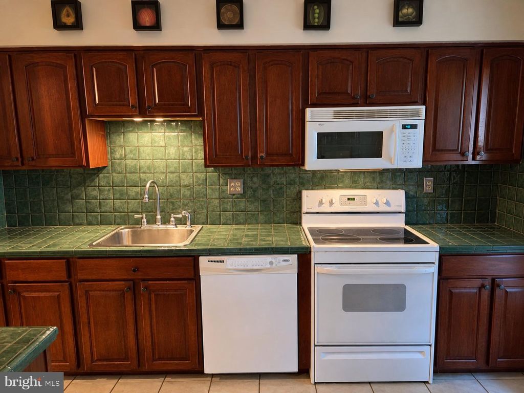627 JAEGER CT, SICKLERVILLE, NJ 08081 — photo 2