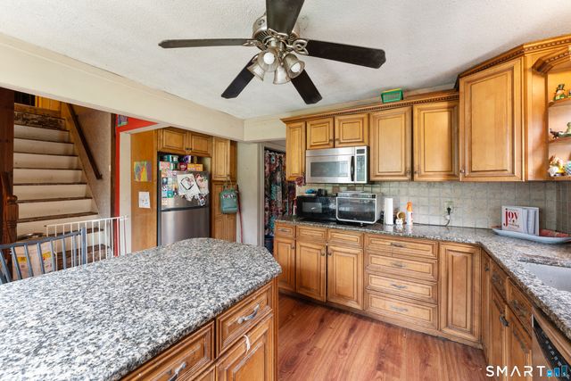 193 Old Colchester Road, Waterford, CT 06375