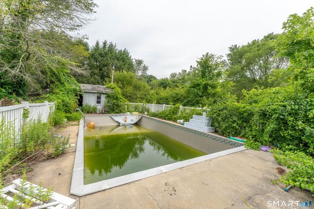 193 Old Colchester Road, Waterford, CT 06375