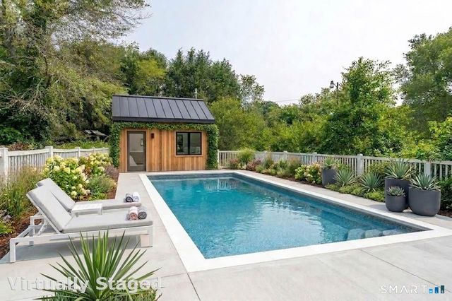 193 Old Colchester Road, Waterford, CT 06375