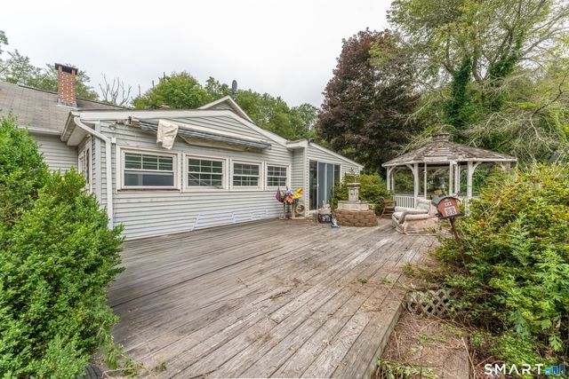 193 Old Colchester Road, Waterford, CT 06375