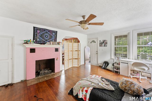 193 Old Colchester Road, Waterford, CT 06375