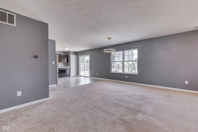 524 Haywood Drive, Greenfield, IN 46140