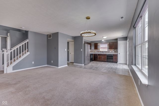 524 Haywood Drive, Greenfield, IN 46140