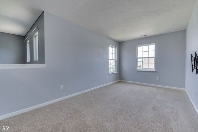 524 Haywood Drive, Greenfield, IN 46140