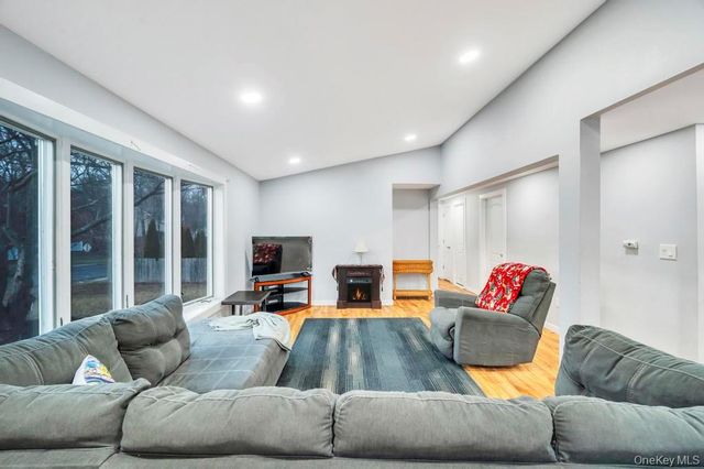 85 Craft Road, Centereach, NY 11720