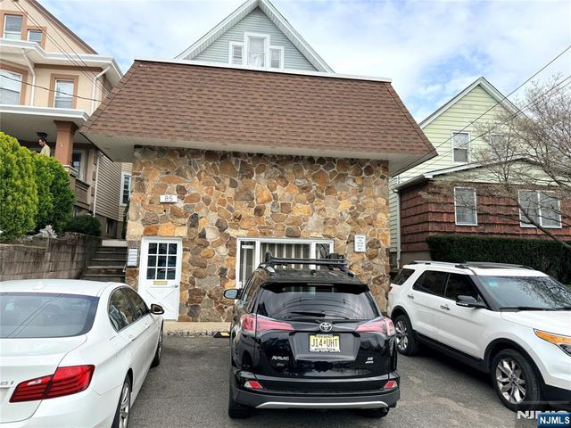 85 Midland Avenue, Wallington, NJ 07057