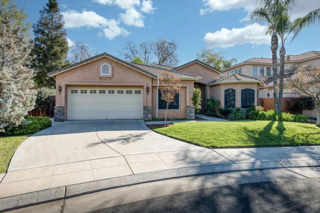 8450 N Saffron Court, Fresno, CA 93720