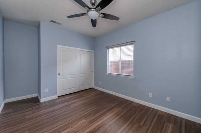 8450 N Saffron Court, Fresno, CA 93720