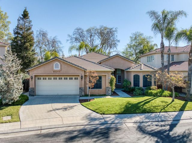 8450 N Saffron Court, Fresno, CA 93720