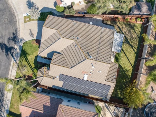 8450 N Saffron Court, Fresno, CA 93720