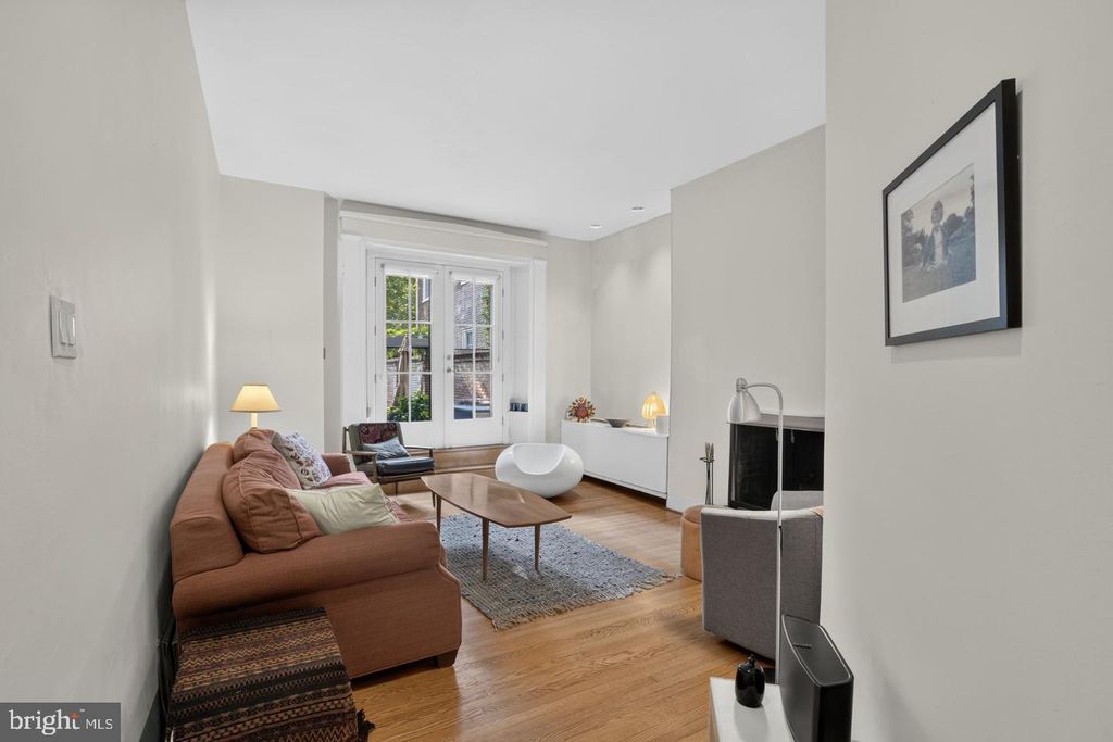 234 S 3RD ST, PHILADELPHIA, PA 19106 — photo 2